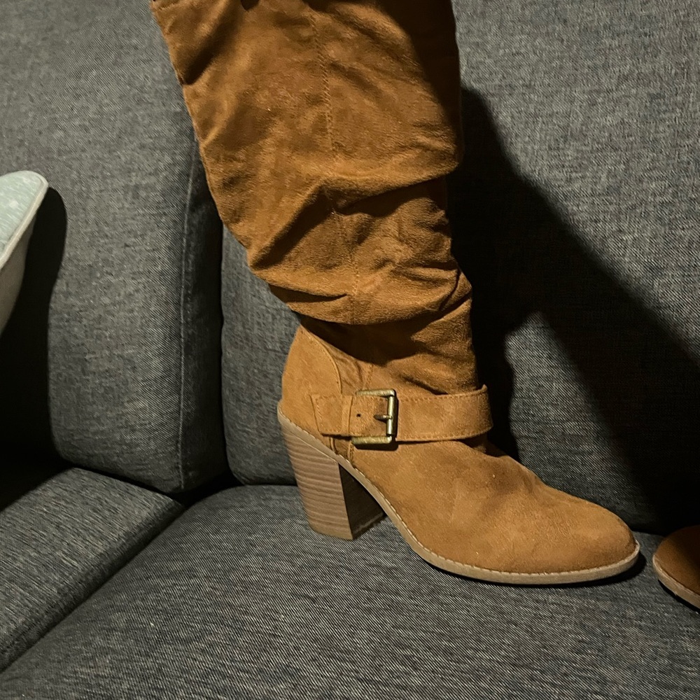 Women's Tan Suede Boots - Picture 9 of 10